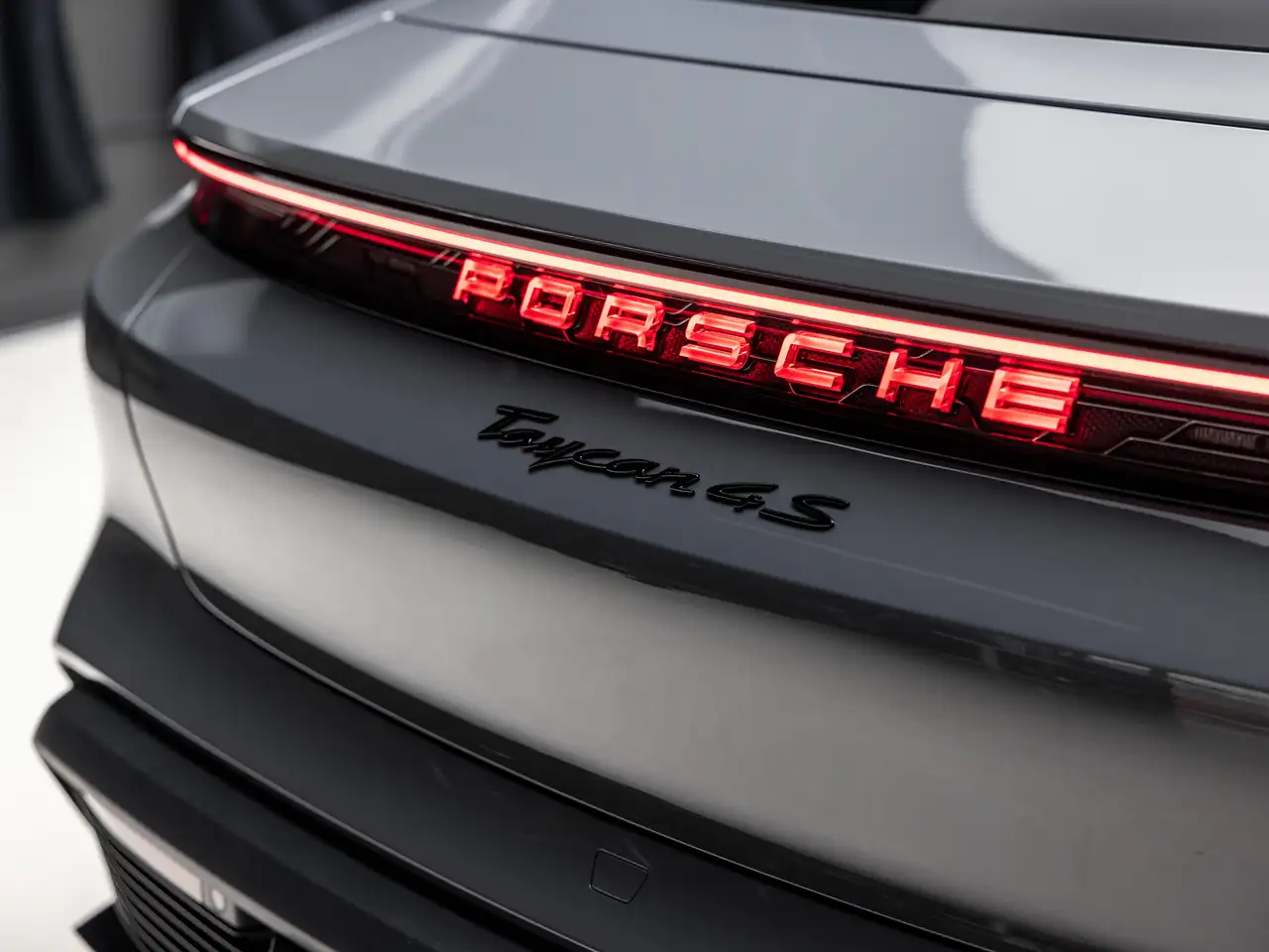 Porsche Taycan - Image 30