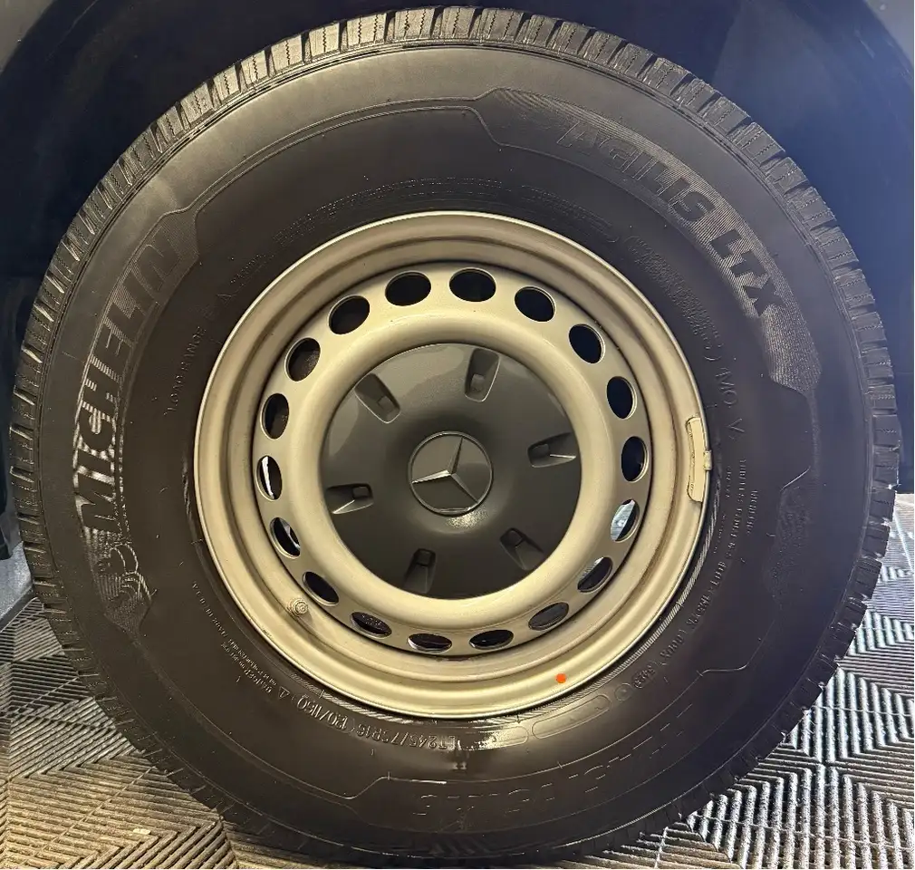 Mercedes-Benz Sprinter - Image 12