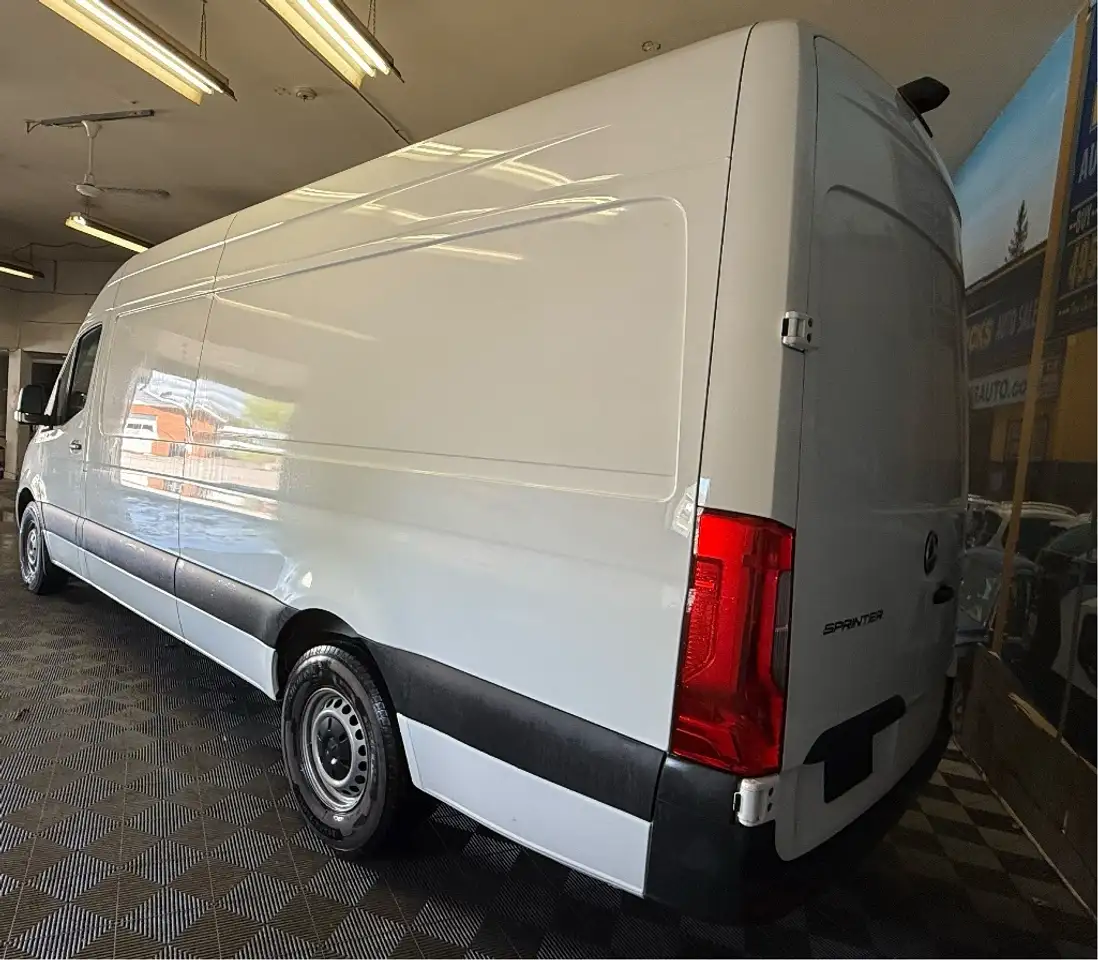 Mercedes-Benz Sprinter - Image 3