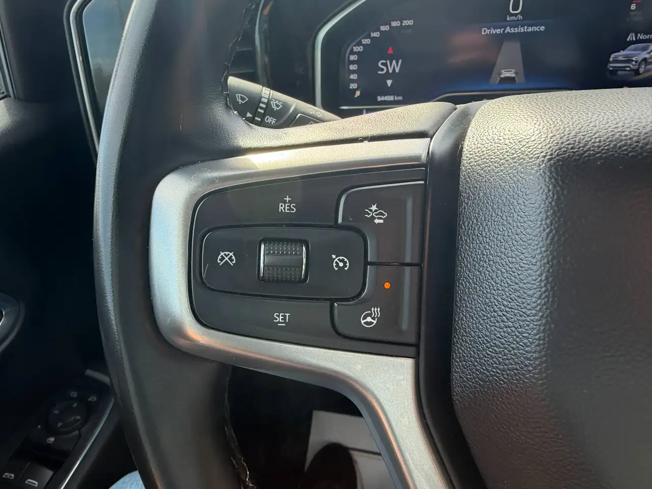 Chevrolet Silverado 1500 - Image 26