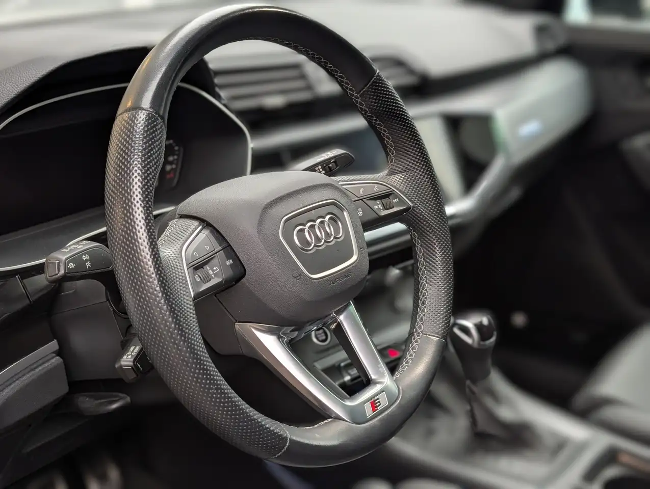 Audi Q3 - Image 11