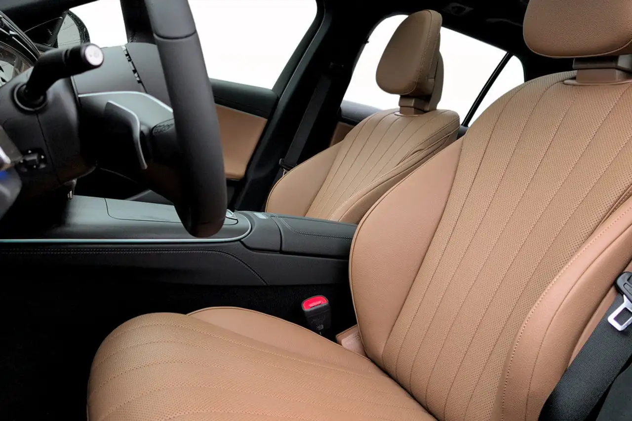 Mercedes-Benz E-Class - Image 10