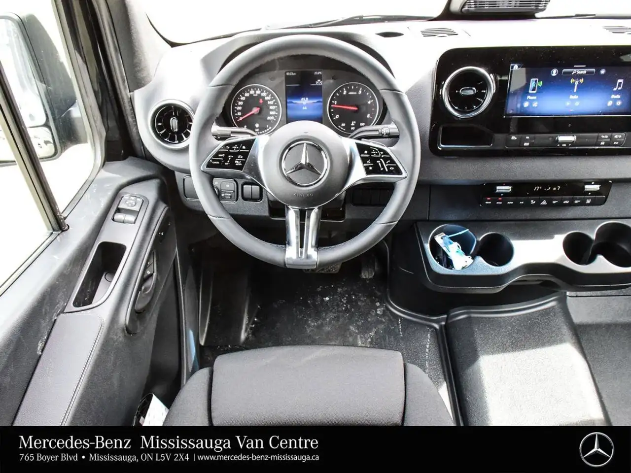 Mercedes-Benz Sprinter - Image 17