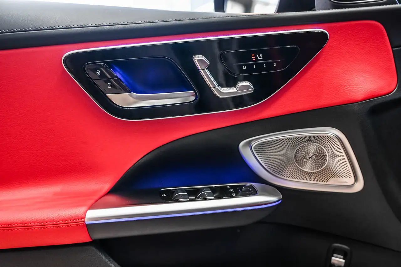 Mercedes-Benz C-Class - Image 9