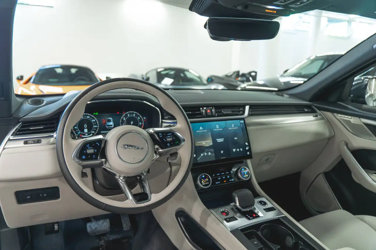 Jaguar F-Pace - Image 11