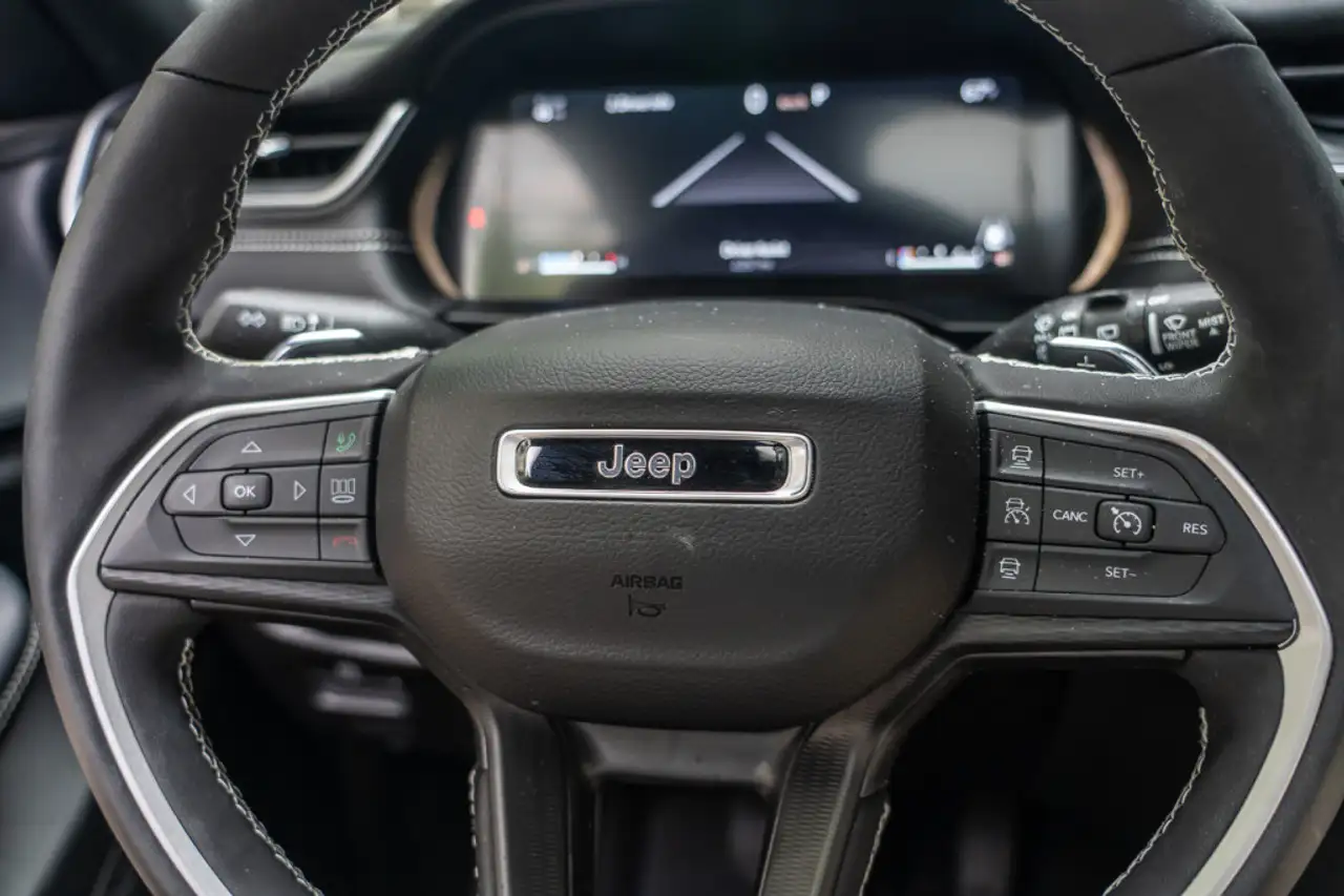 Jeep Grand Cherokee - Image 8