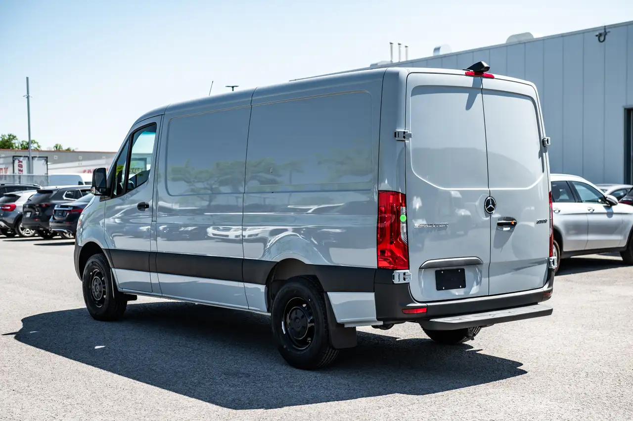 Mercedes-Benz Sprinter - Image 5