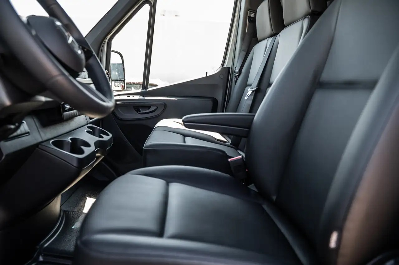 Mercedes-Benz Sprinter - Image 14