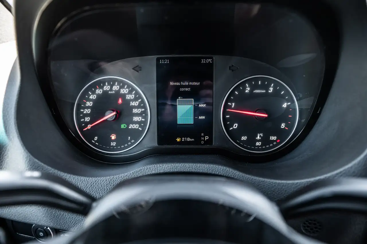Mercedes-Benz Sprinter - Image 17