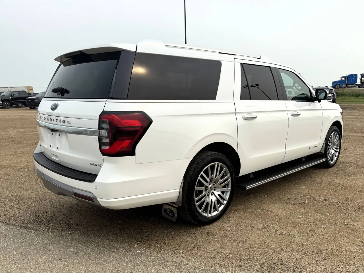 Ford Expedition - Image 6