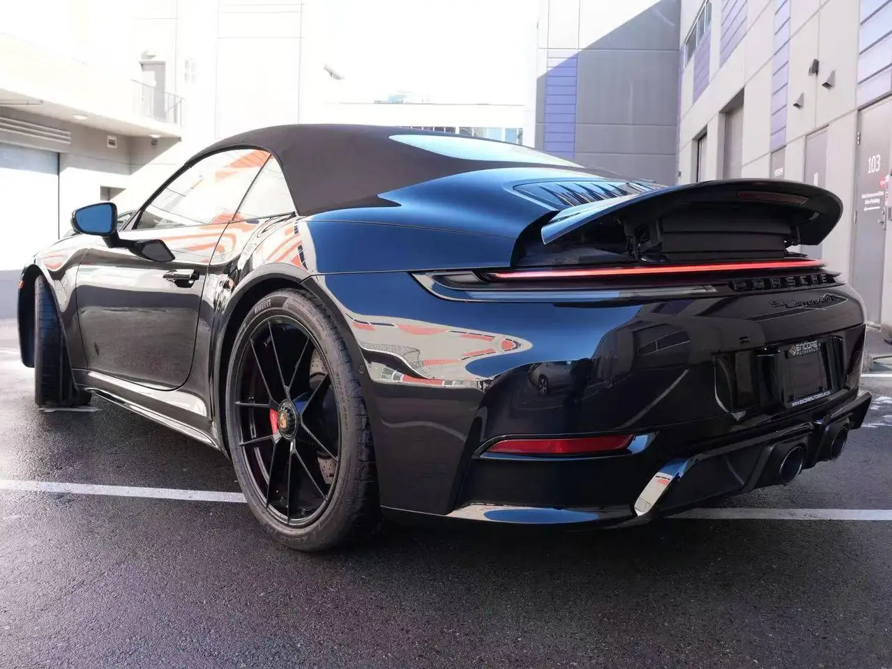 Porsche 911 - Image 4