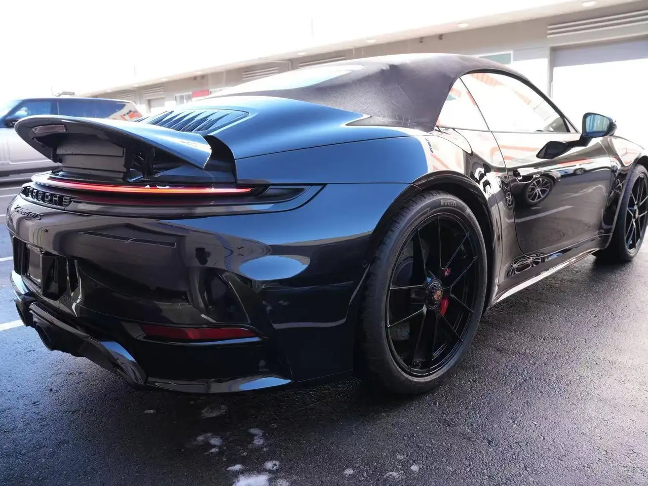 Porsche 911 - Image 21