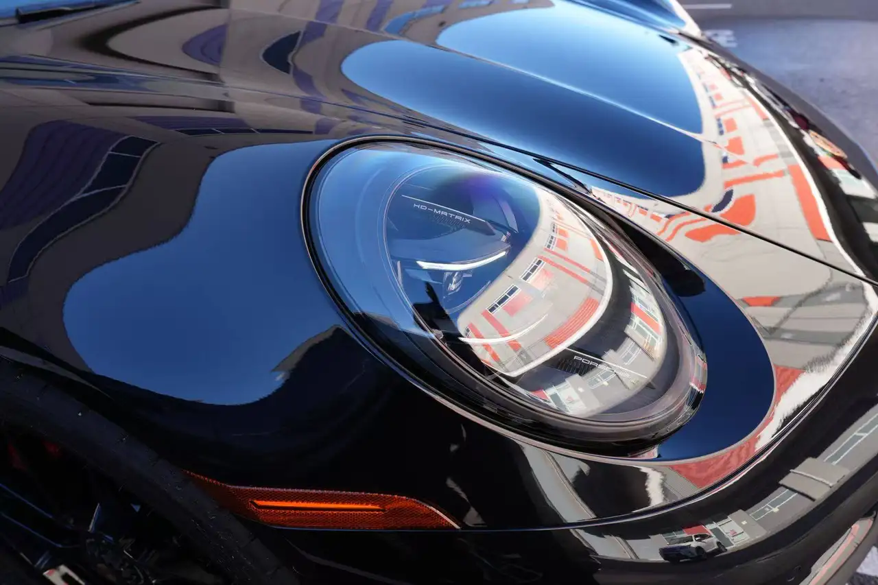 Porsche 911 - Image 29