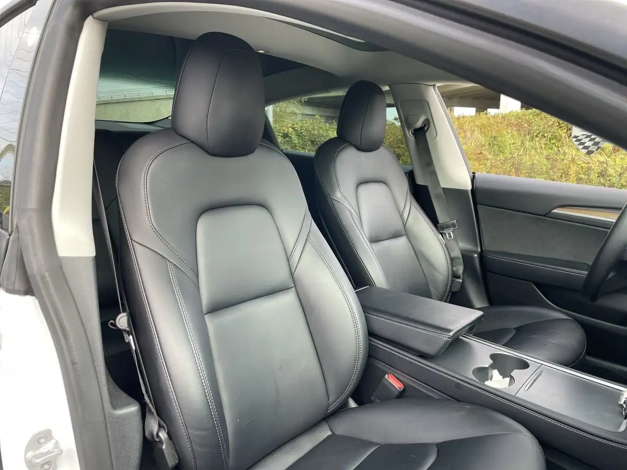 Tesla Model 3 - Image 40