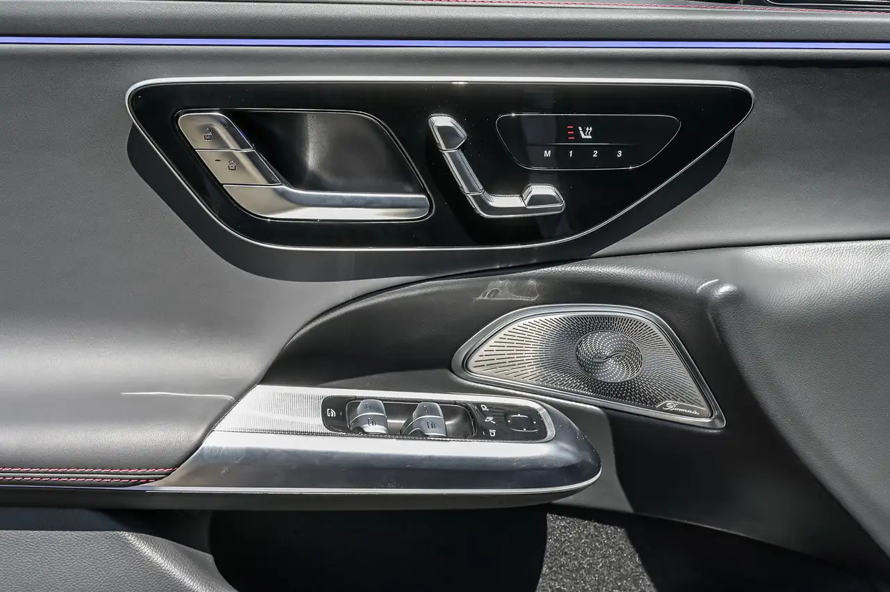 Mercedes-Benz E-Class - Image 21