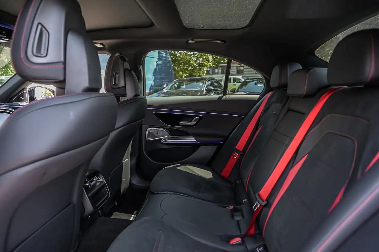 Mercedes-Benz E-Class - Image 27