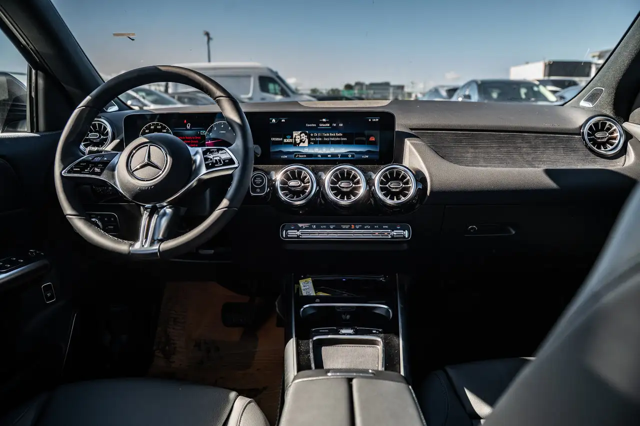 Mercedes-Benz GLA - Image 11