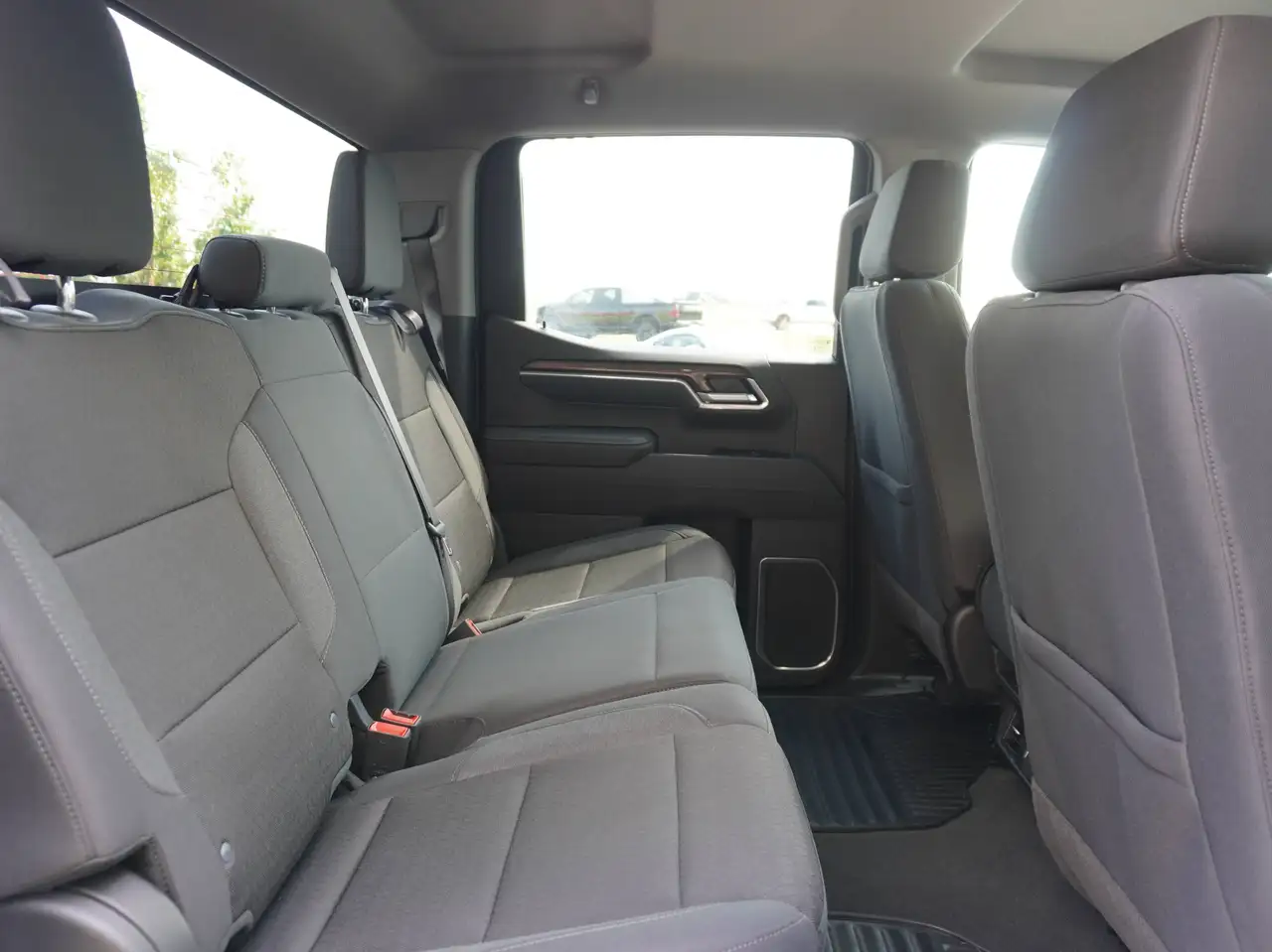 Chevrolet Silverado 1500 - Image 36