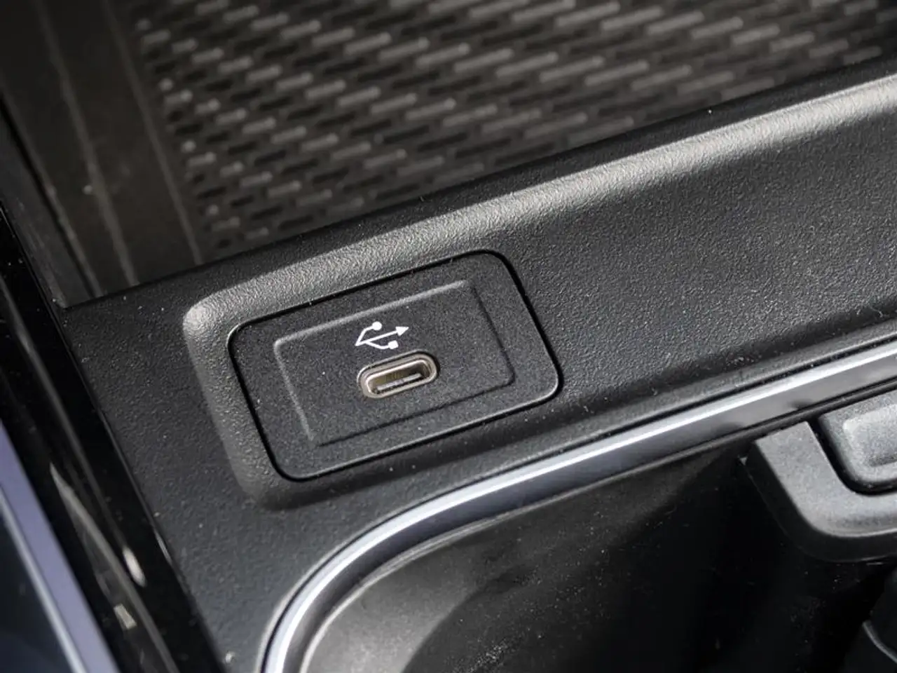 Mercedes-Benz GLA - Image 19