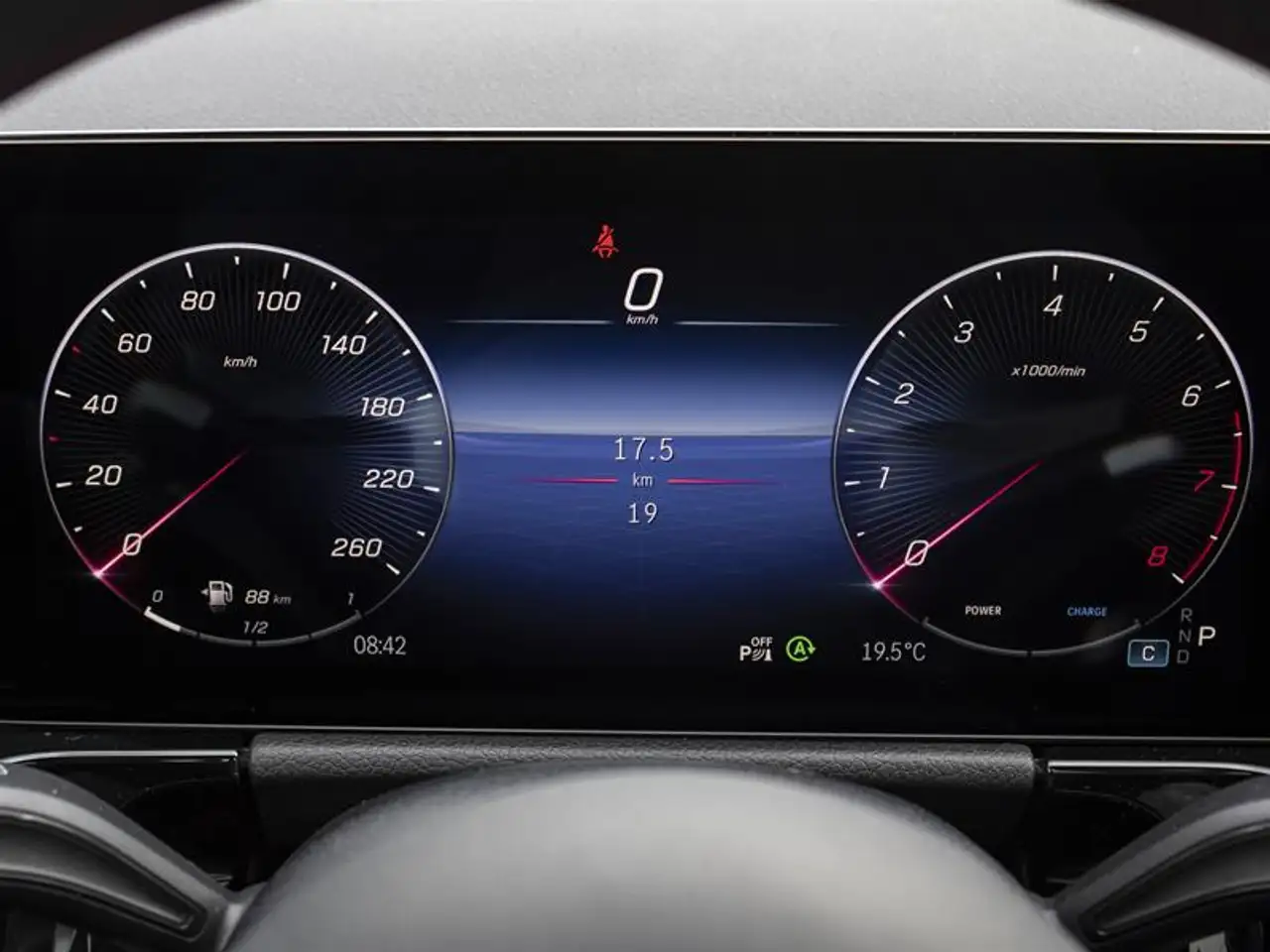 Mercedes-Benz GLA - Image 11