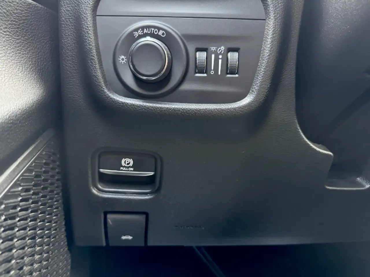 Jeep Grand Cherokee - Image 15