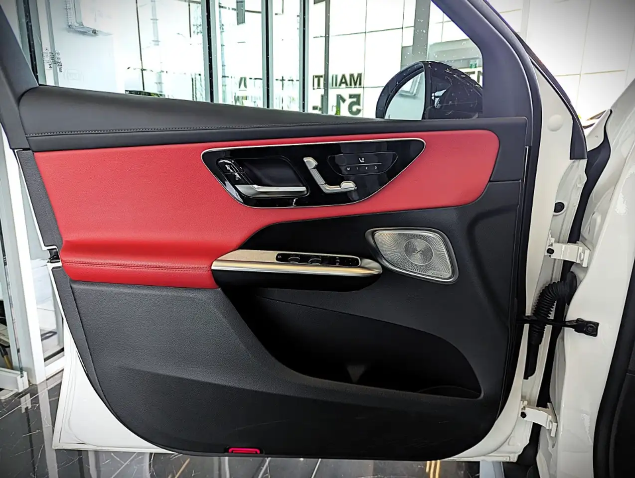 Mercedes-Benz GLC - Image 17