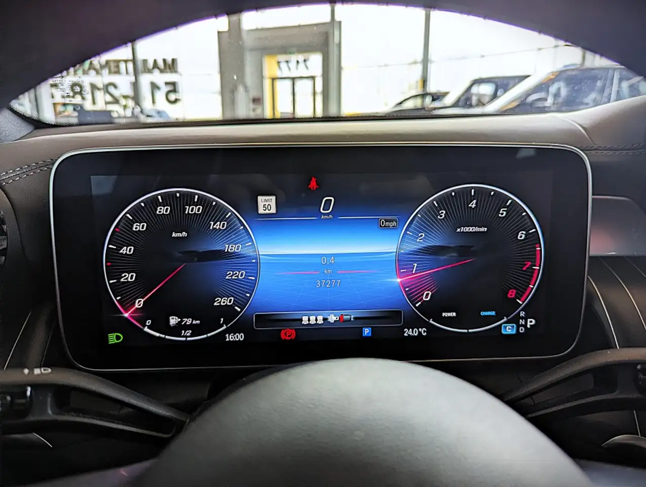 Mercedes-Benz GLC - Image 21