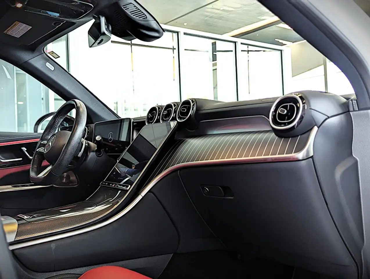 Mercedes-Benz GLC - Image 25