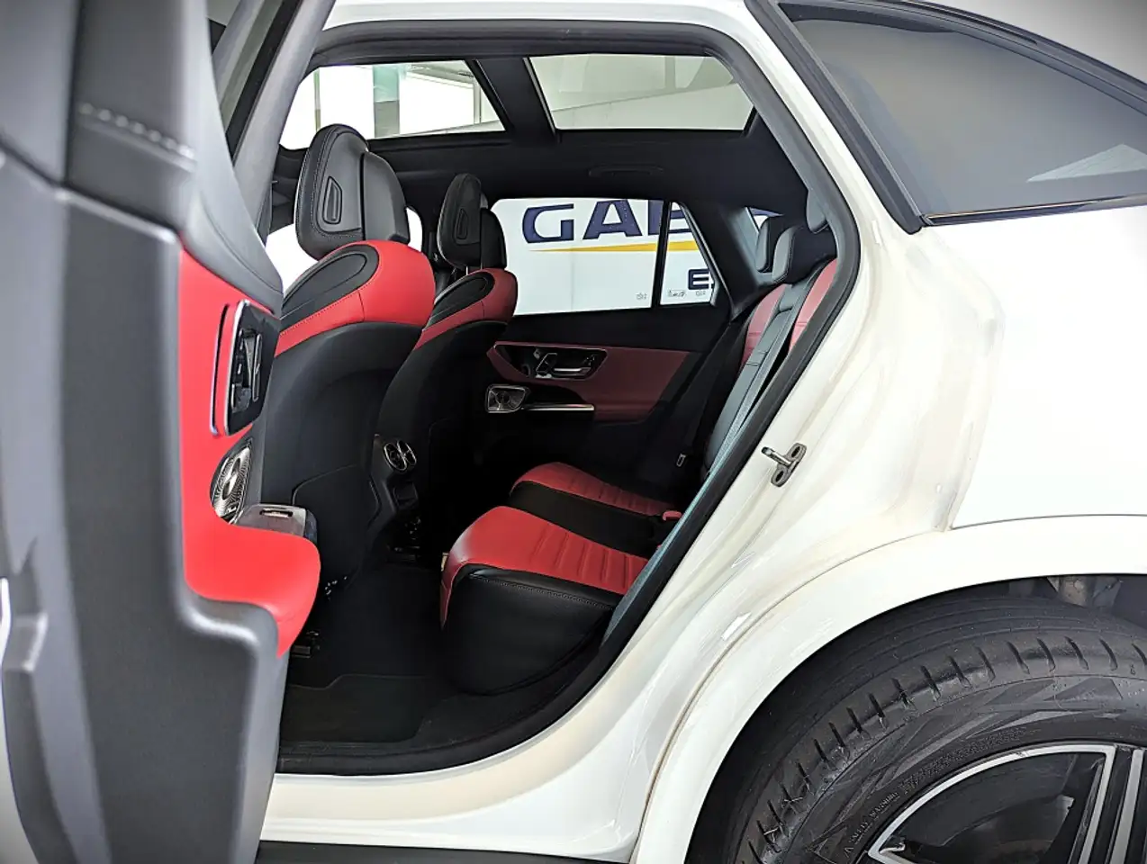 Mercedes-Benz GLC - Image 26