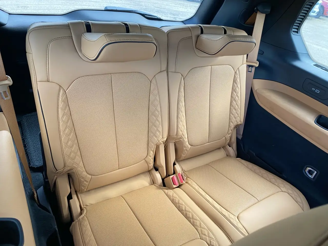 Jeep Grand Cherokee - Image 11