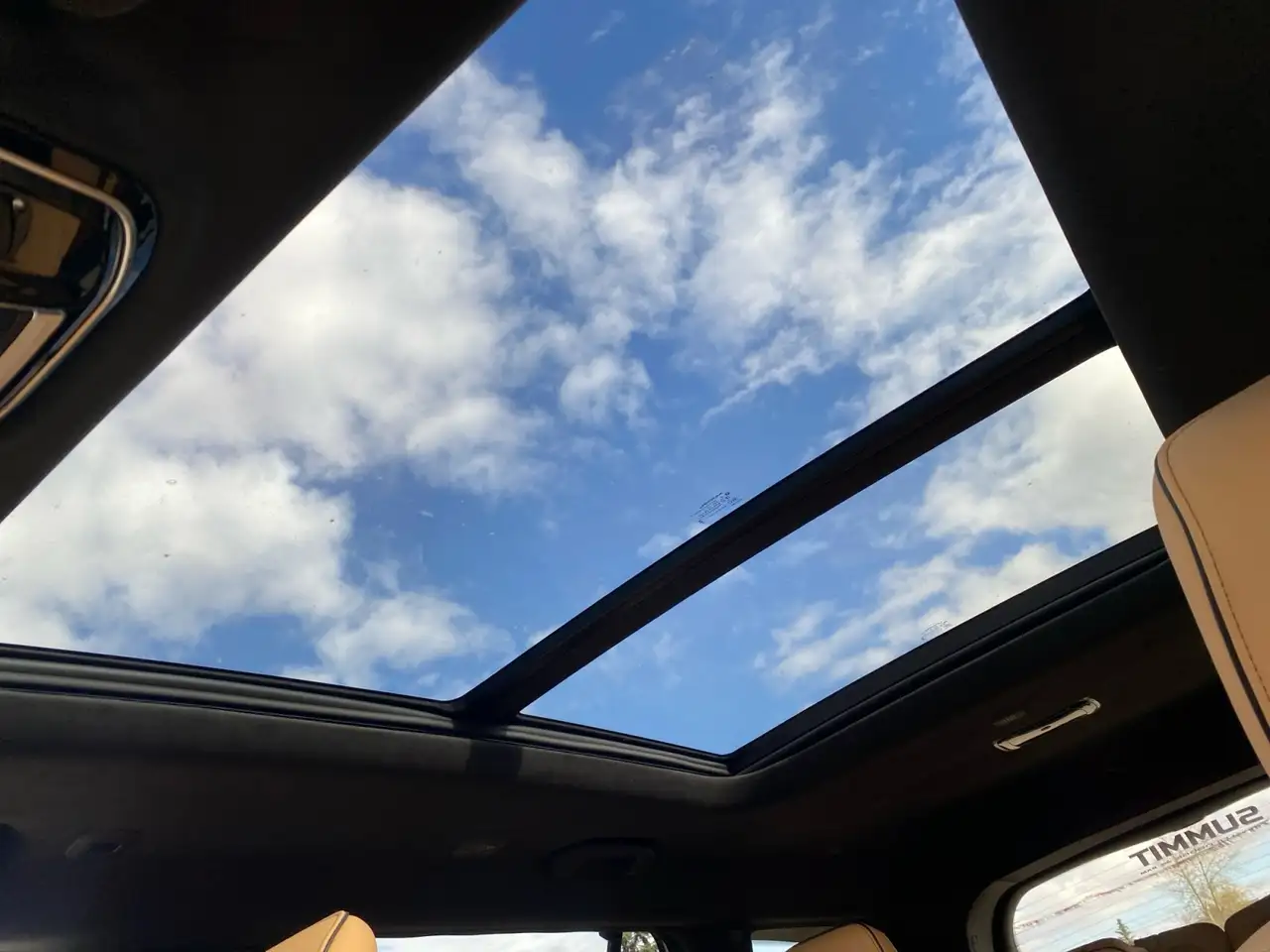 Jeep Grand Cherokee - Image 21