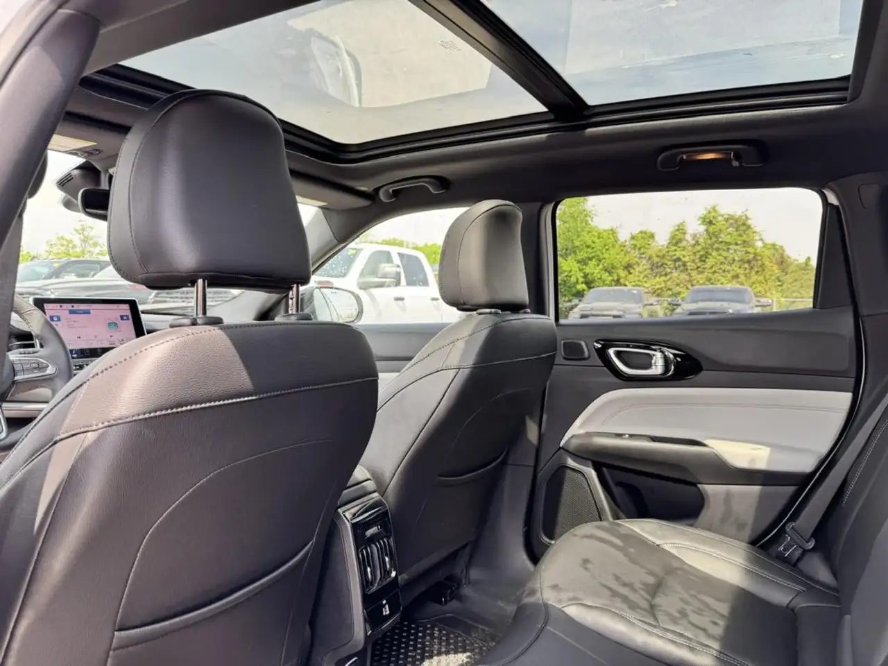 Jeep Compass - Image 14