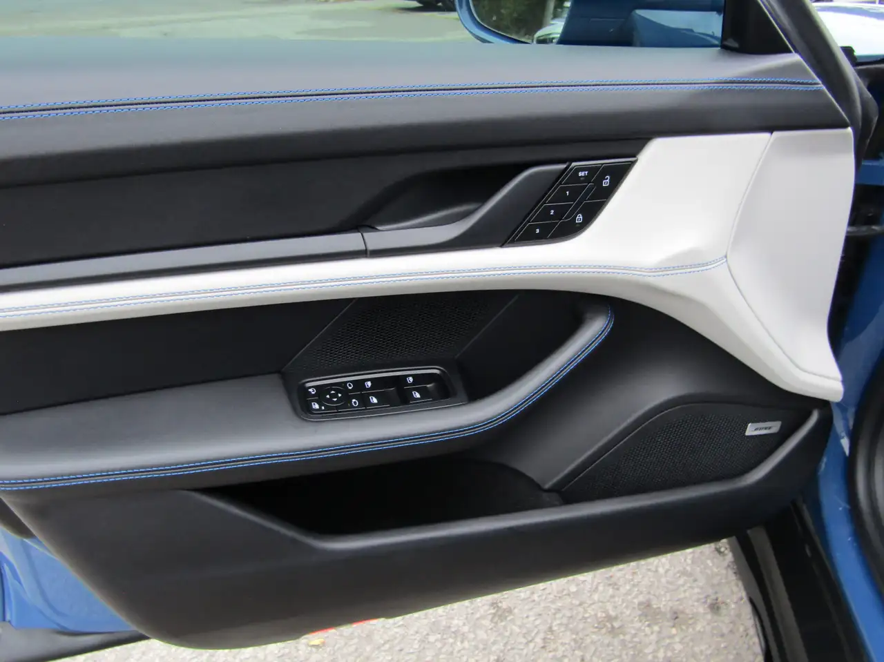 Porsche Taycan - Image 20