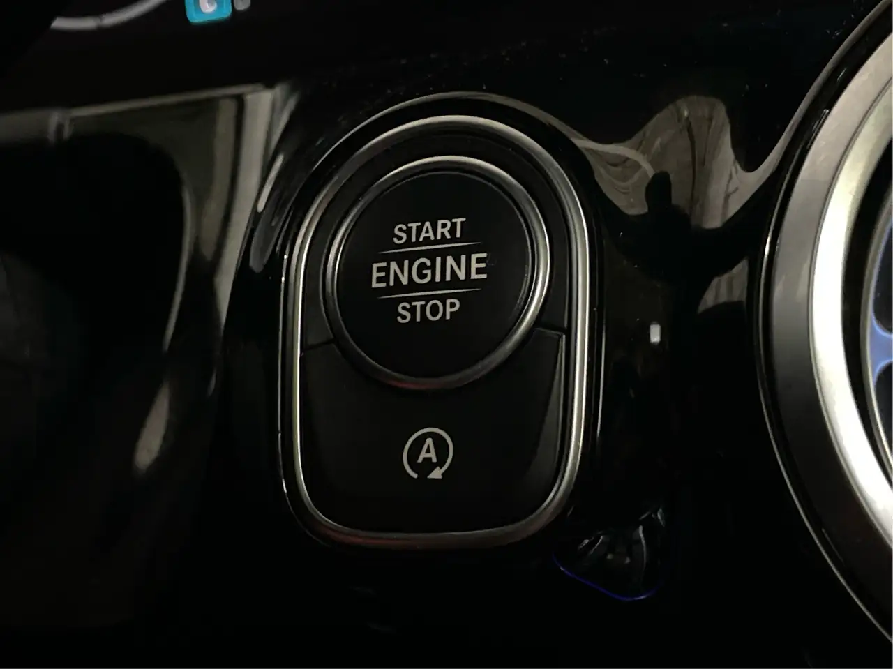 Mercedes-Benz GLA - Image 28
