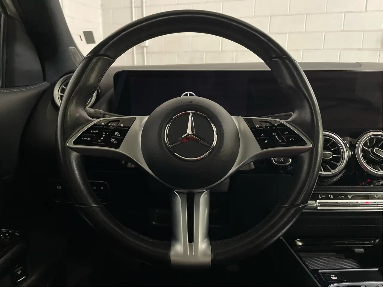 Mercedes-Benz GLA - Image 20