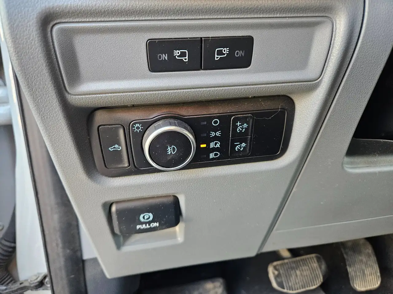 Ford F-150 - Image 10