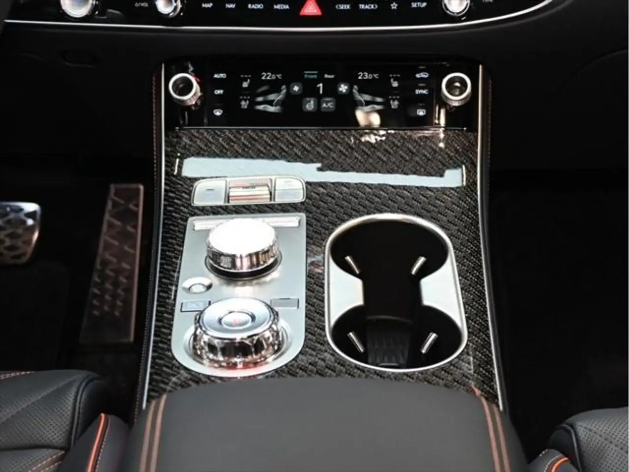 Genesis GV70 - Image 20