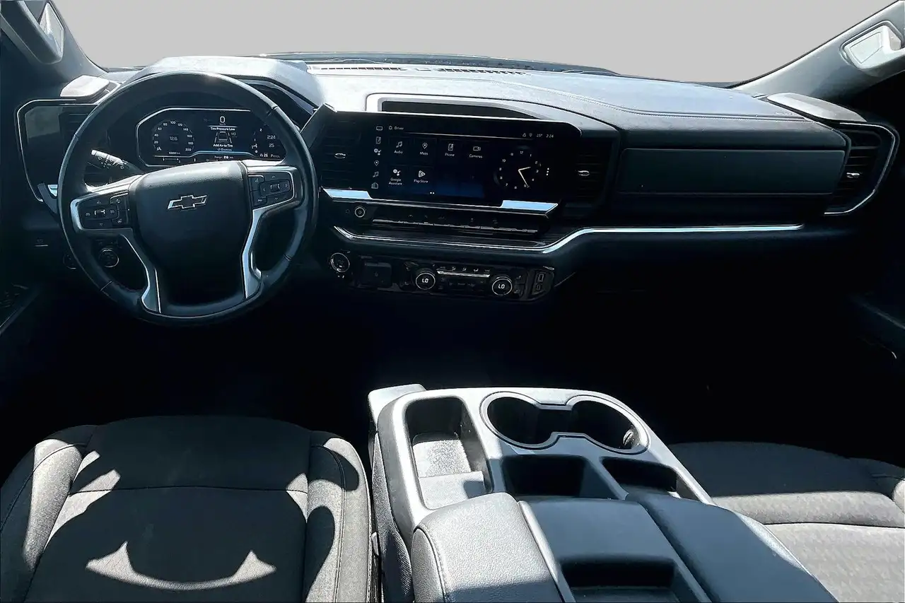 Chevrolet Silverado 1500 - Image 4