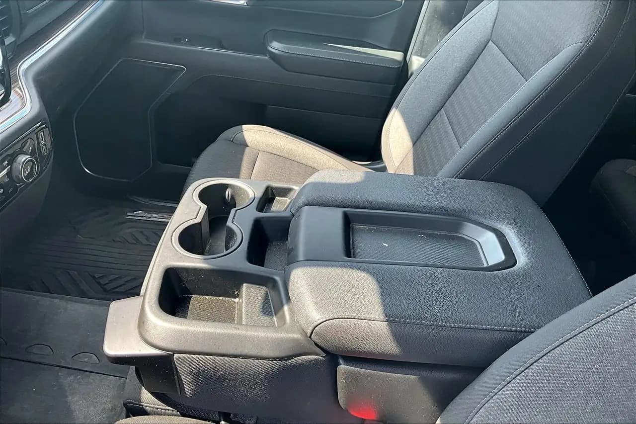 Chevrolet Silverado 1500 - Image 15
