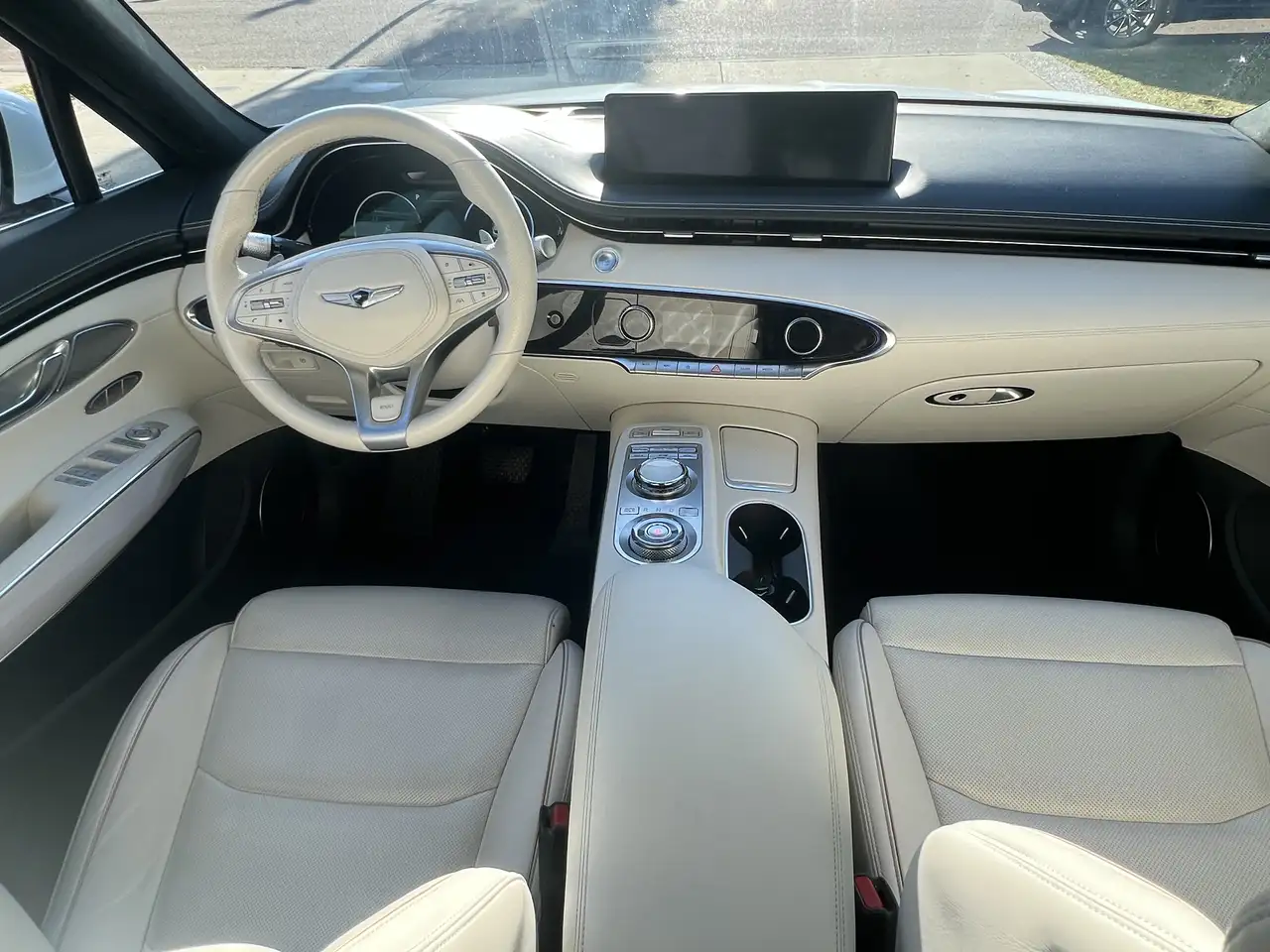 Genesis GV70 - Image 10