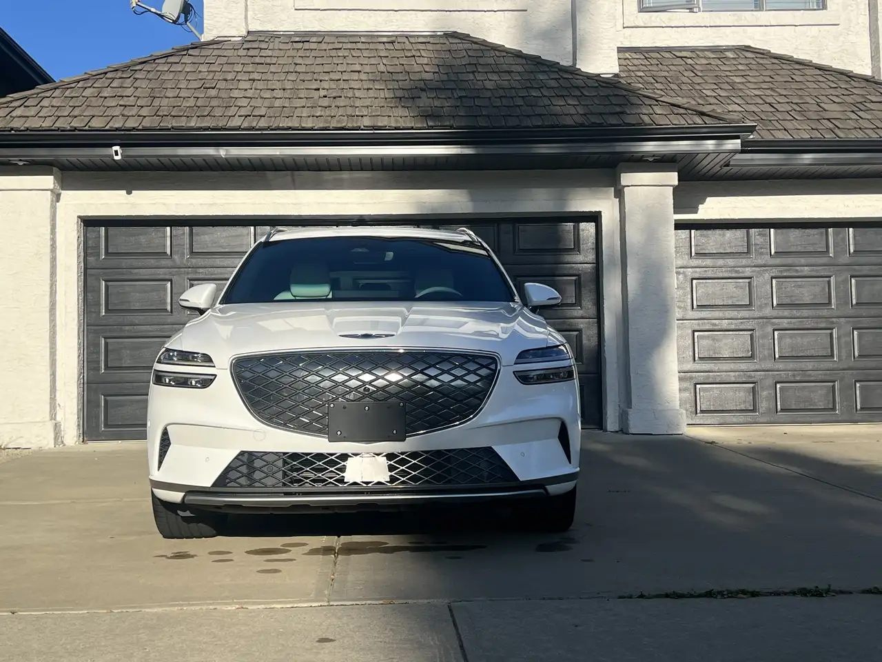 Genesis GV70 - Image 1