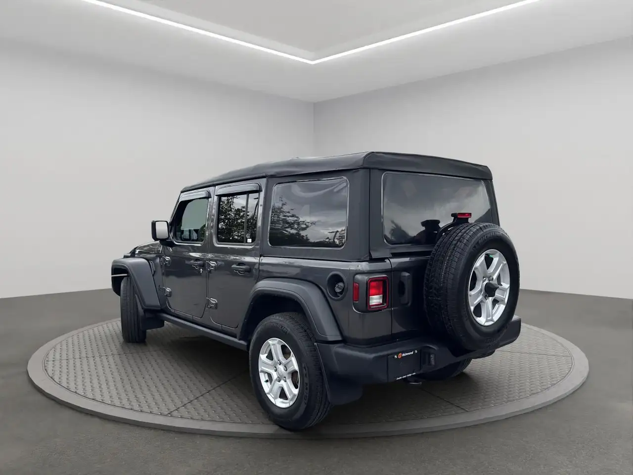Jeep Wrangler - Image 4