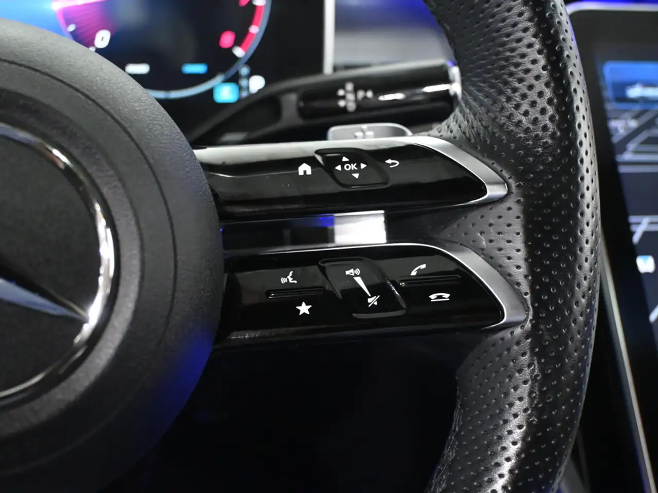 Mercedes-Benz C-Class - Image 15