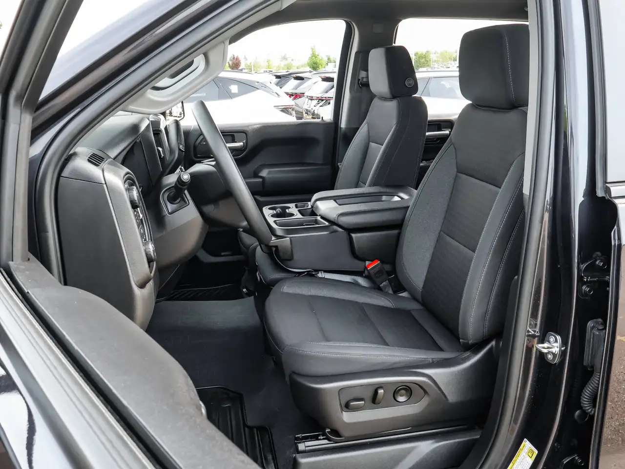 Chevrolet Silverado 1500 - Image 14