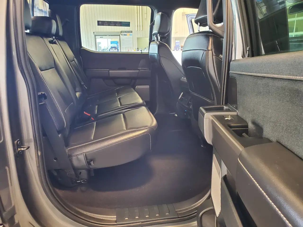 Ford F-150 - Image 9