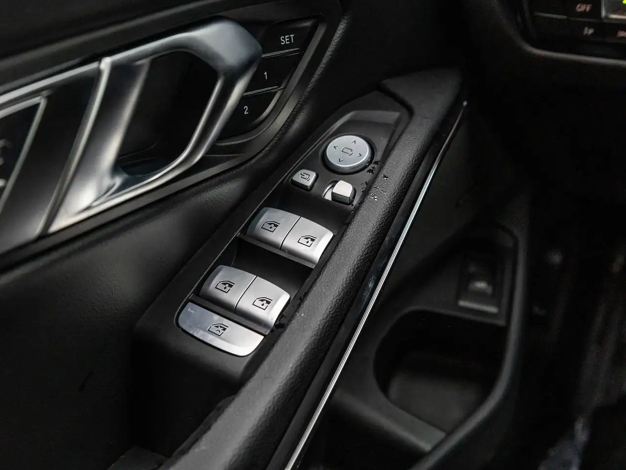 BMW 3 Series - Image 15