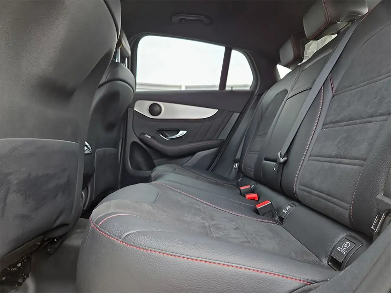 Mercedes-Benz GLC - Image 21