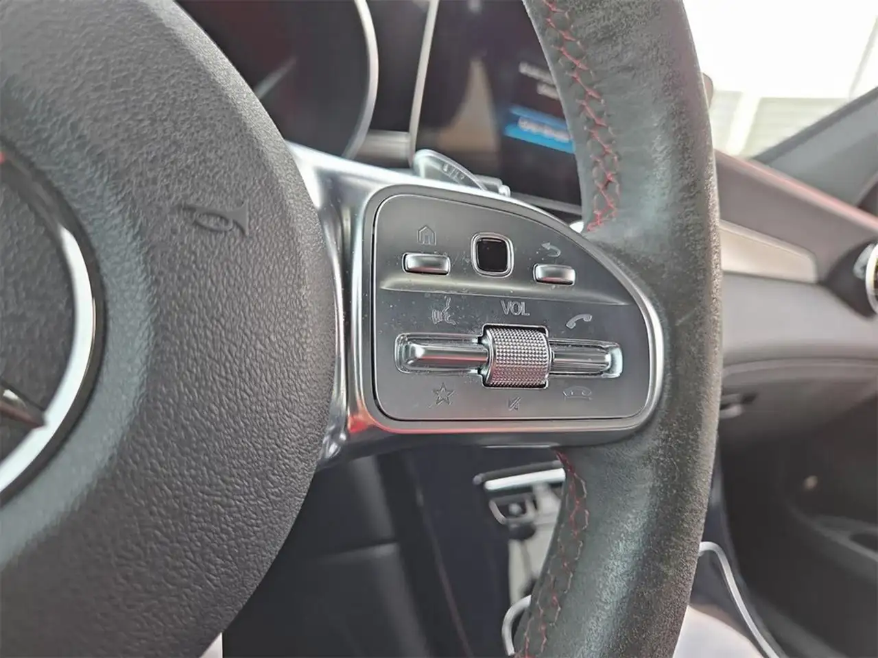 Mercedes-Benz GLC - Image 14