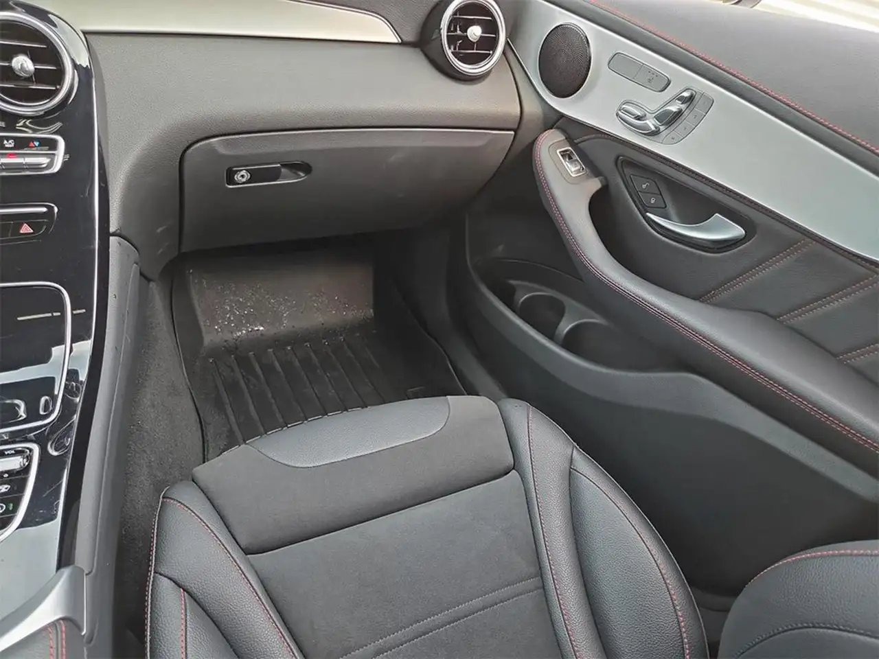 Mercedes-Benz GLC - Image 23