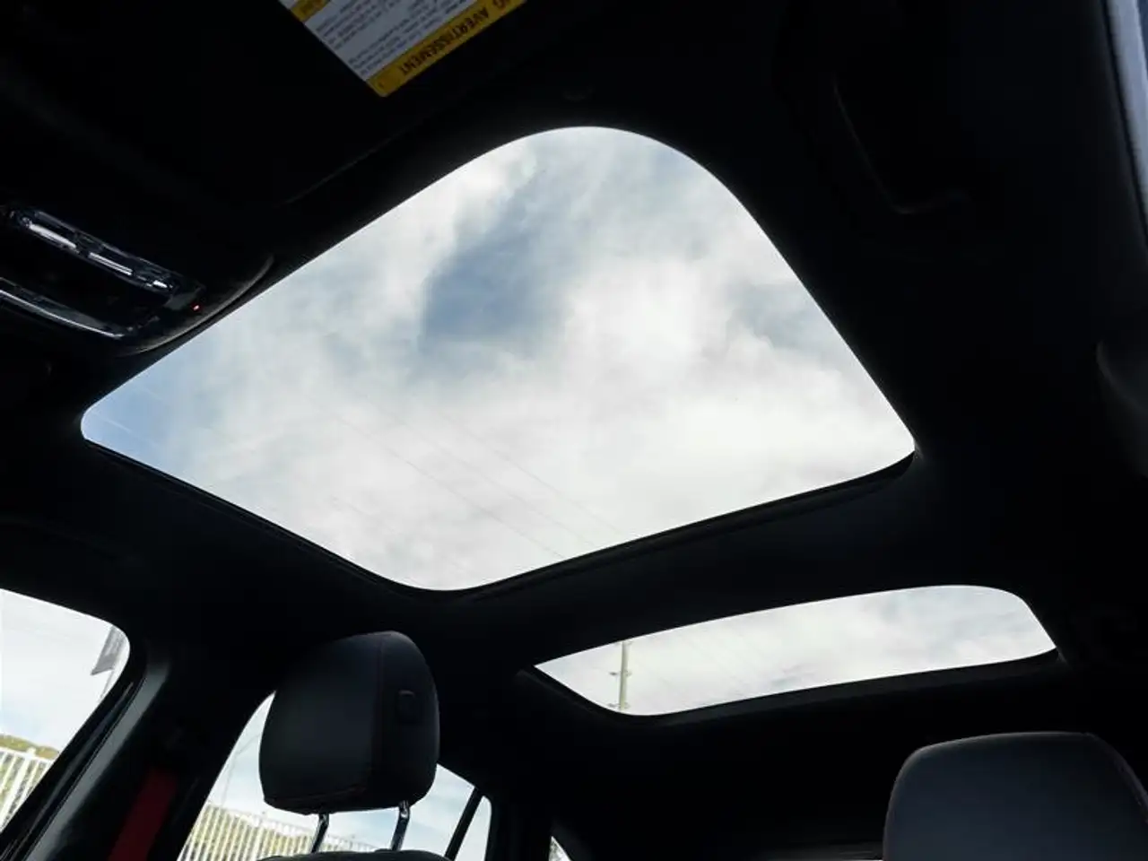 Mercedes-Benz GLA - Image 37